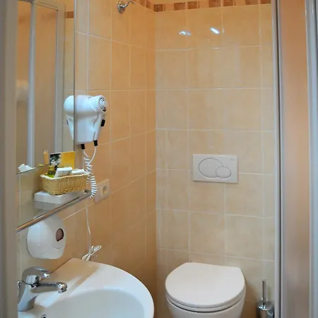 Adriana Hotel 3*