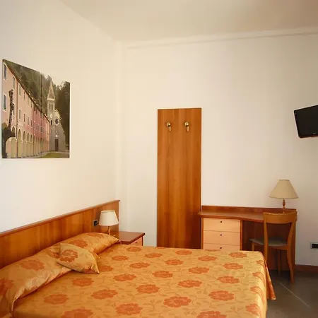 Adriana Hotel 3*