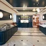 Adriana Hotel
