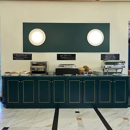 Adriana מלון מונטרוסו אל מארה