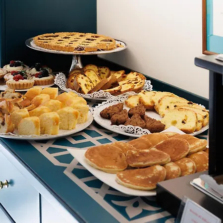 Adriana מונטרוסו אל מארה