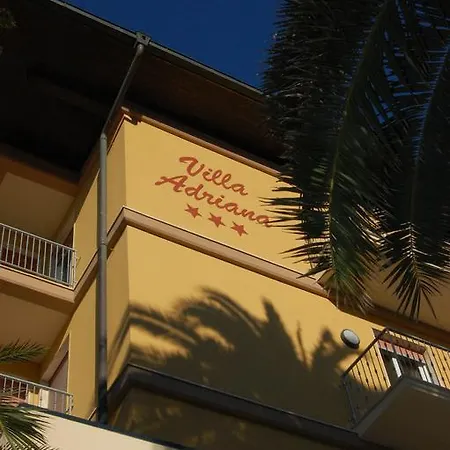 Hotell Adriana 3*